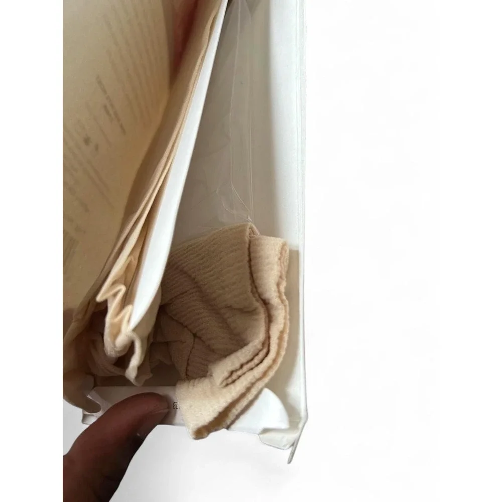Knee Highs Y2K Hanes Silk Reflections Silky Sheer Travel Buff 2 Pair Vintage NOS